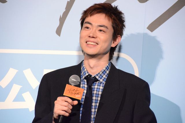 井上真央の輝く美しさ！華やかな白ドレスで魅了『サンセット・サンライズ』初日舞台あいさつ（4枚目）