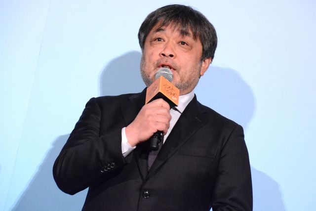 井上真央の輝く美しさ！華やかな白ドレスで魅了『サンセット・サンライズ』初日舞台あいさつ（15枚目）