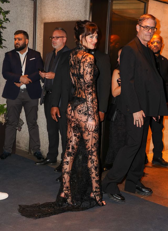 ケリング財団「Caring for Women」ディナーでのダコタ・ジョンソン（2枚目）