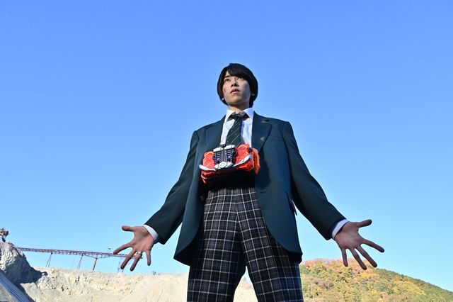 「仮面ライダーガッチャード」新たな姿ファイヤーガッチャード誕生！第18話場面カット（5枚目）