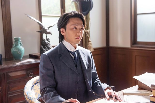 【画像6枚】朝ドラ「風、薫る」柳生（中村倫也）が話を聞いて…第113回場面写真（3枚目）