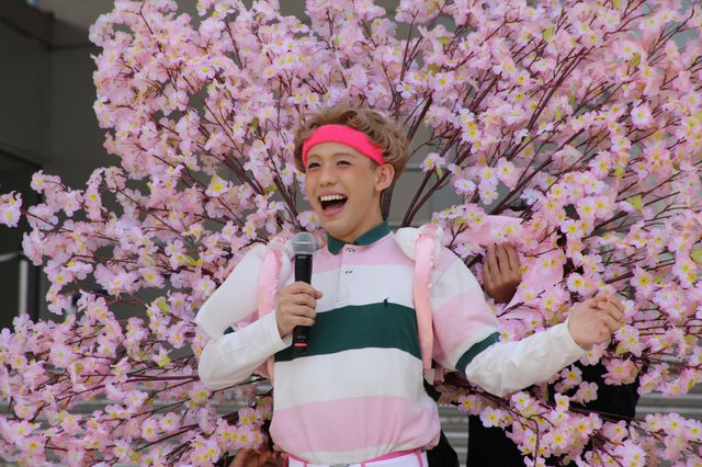 小林幸子、ぺこ・りゅうちぇるが登場！「ダイバーシティ劇的4周年　幸せが舞い降りる」イベントギャラリー（8枚目）