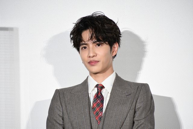 岡田将生×志尊淳×平手友梨奈『さんかく窓の外側は夜』公開前夜祭舞台あいさつ（13枚目）