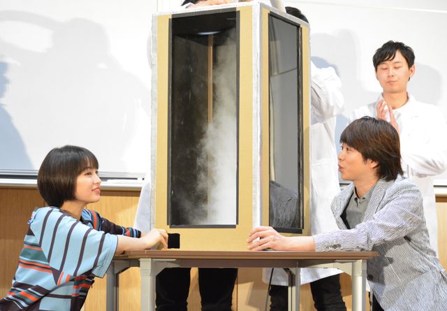 櫻井翔＆広瀬すず、大学の講義にサプライズ登場！映画『ラプラスの魔女』公開直前イベント：フォトギャラリー