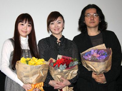 左から、藤波心、松田美由紀、岩井俊二監督-『friends after 3.11【劇場版】』舞台あいさつにて