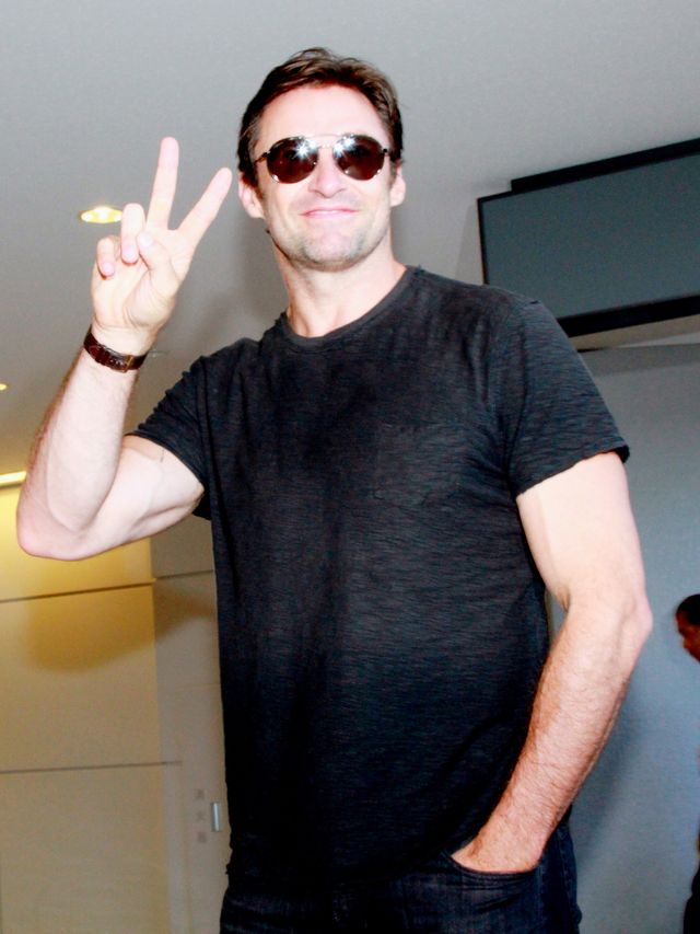 ヒュー・ジャックマンが成田空港でファンサービス！フォトギャラリー：フォトギャラリー