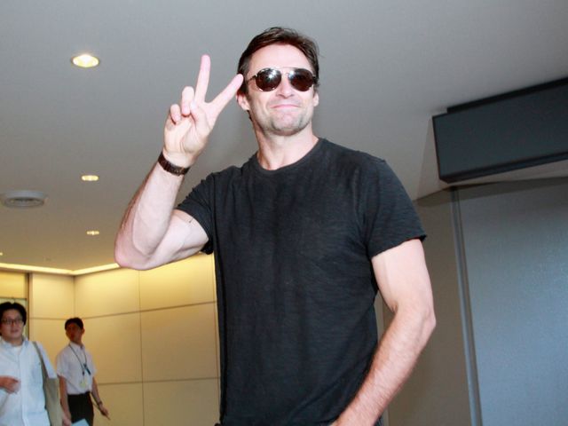 ヒュー・ジャックマンが成田空港でファンサービス！フォトギャラリー（3枚目）