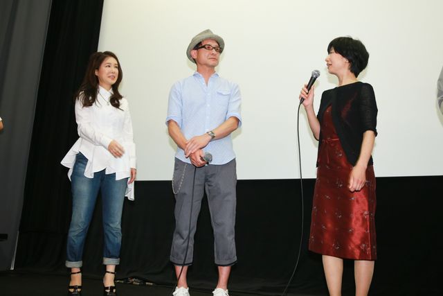 急逝した脚本家・南木顕生さんの初監督作が初日！　筒井真理子、南木宙子夫人らが笑顔で故人をしのぶ　画像ギャラリー（5枚目）