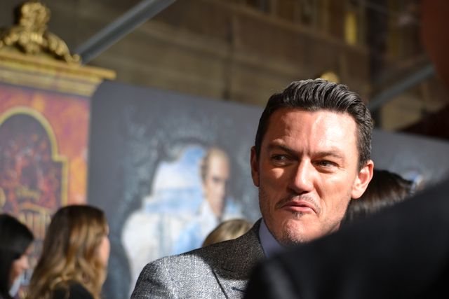 エマ・ワトソン、胸元も背中もばっくり！『美女と野獣』ワールドプレミア写真ギャラリー（3枚目）