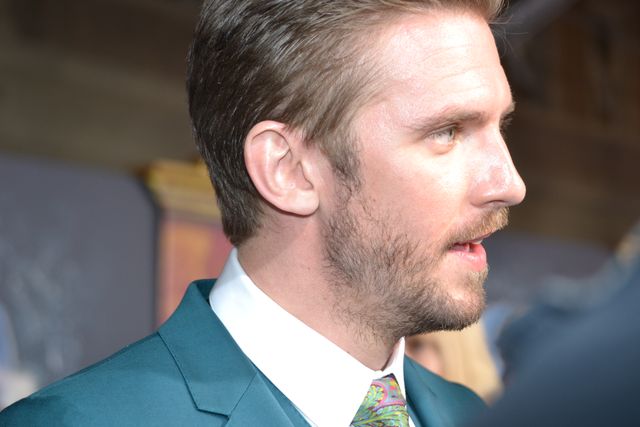 エマ・ワトソン、胸元も背中もばっくり！『美女と野獣』ワールドプレミア写真ギャラリー（12枚目）