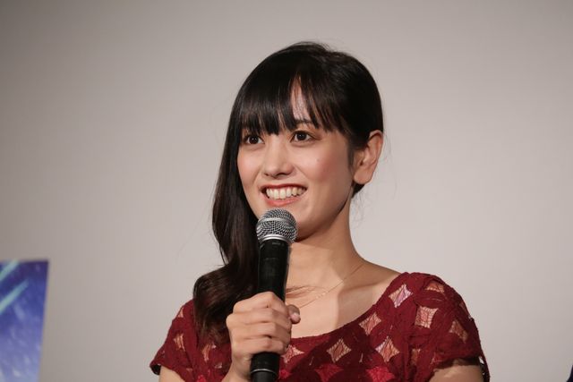 脊山麻理子アナ、ミニスカで大はしゃぎ！フォトギャラリー（4枚目）