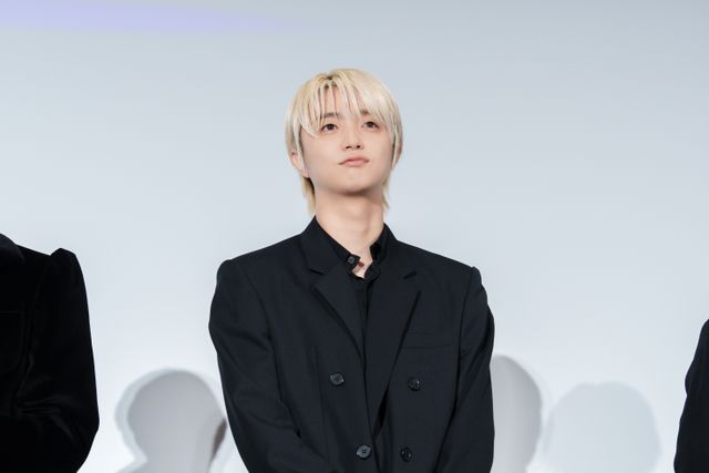 BE:FIRST＆SKY-HI、クールなスーツ姿で！『BE:the ONE』大ヒットをお祝い（5枚目）
