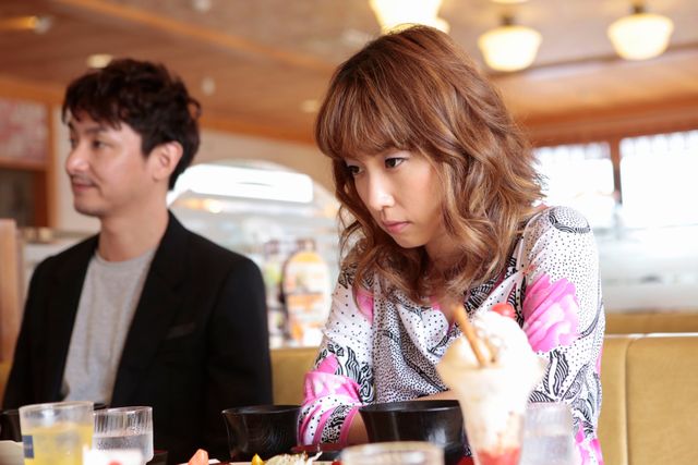 広瀬アリス、むっつり顔の巫女に（6枚目）