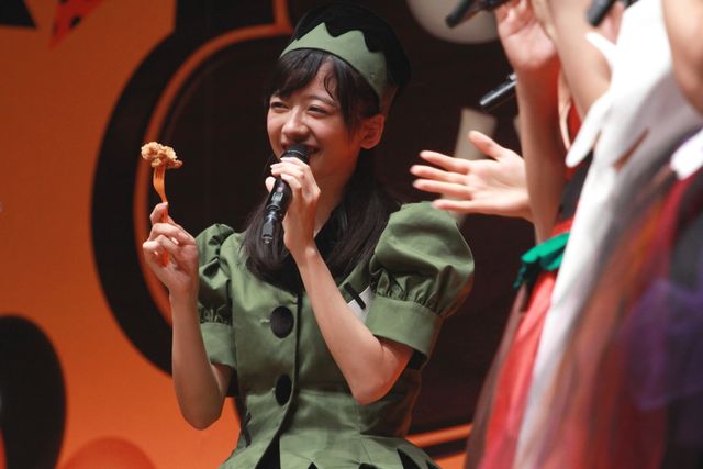 人気アイドルグループ、エビ中のメンバーが500人の観客とともにハロウィン衣装で熱唱！　画像ギャラリー（6枚目）