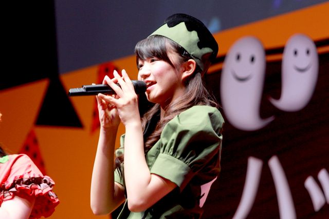 人気アイドルグループ、エビ中のメンバーが500人の観客とともにハロウィン衣装で熱唱！　画像ギャラリー（12枚目）