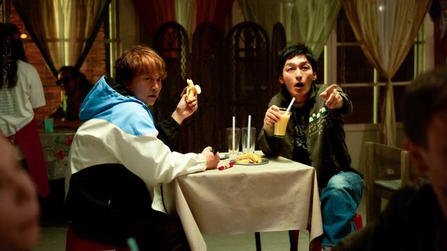 稲垣吾郎、草なぎ剛、香取慎吾主演『バナ穴 BANA_ANA』場面写真：フォトギャラリー