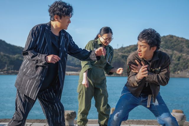 稲垣吾郎、草なぎ剛、香取慎吾主演『バナ穴 BANA_ANA』場面写真（2枚目）