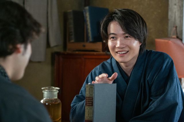 虎鉄はたくさんの標本を…「らんまん」第95回の場面写真（4枚目）