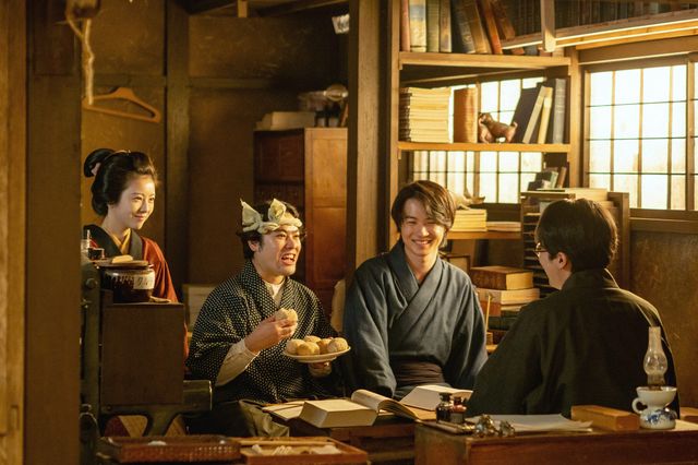 虎鉄はたくさんの標本を…「らんまん」第95回の場面写真（5枚目）