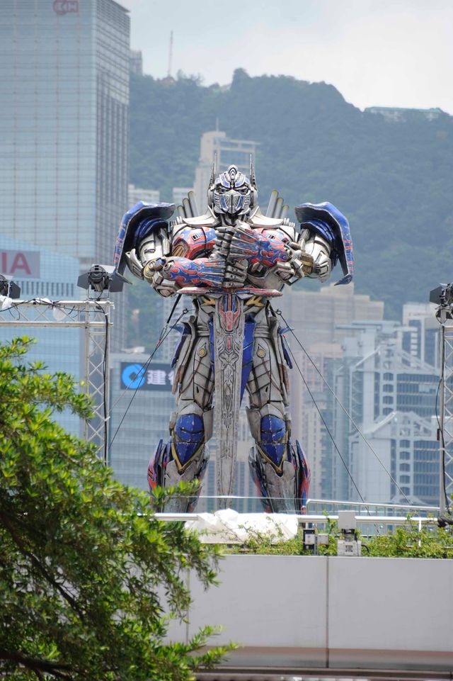 実物大オプティマスが出現！『トランスフォーマー/ロストエイジ』プレミアフォトギャラリー：フォトギャラリー