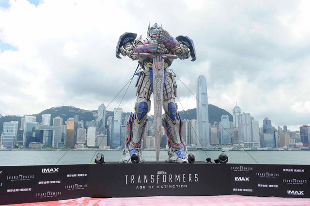 実物大オプティマスが出現！『トランスフォーマー/ロストエイジ』プレミアフォトギャラリー（2枚目）
