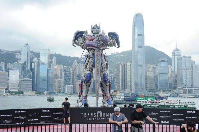 実物大オプティマスが出現！『トランスフォーマー/ロストエイジ』プレミアフォトギャラリー（3枚目）