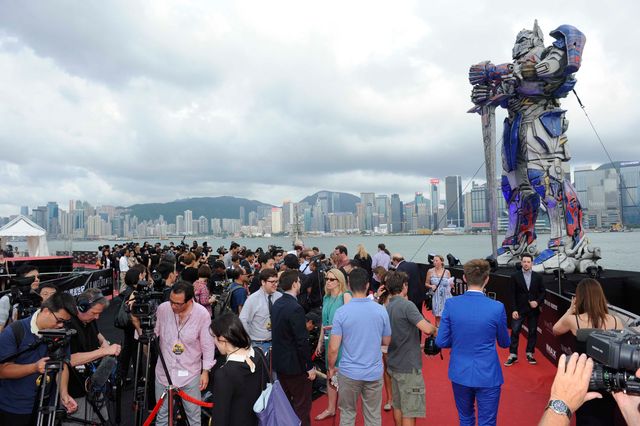 実物大オプティマスが出現！『トランスフォーマー/ロストエイジ』プレミアフォトギャラリー（5枚目）