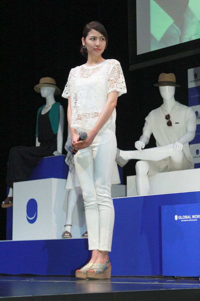 ちょっぴり眠たげな表情がかわいい！長澤まさみ＆大沢たかおフォトギャラリー（8枚目）