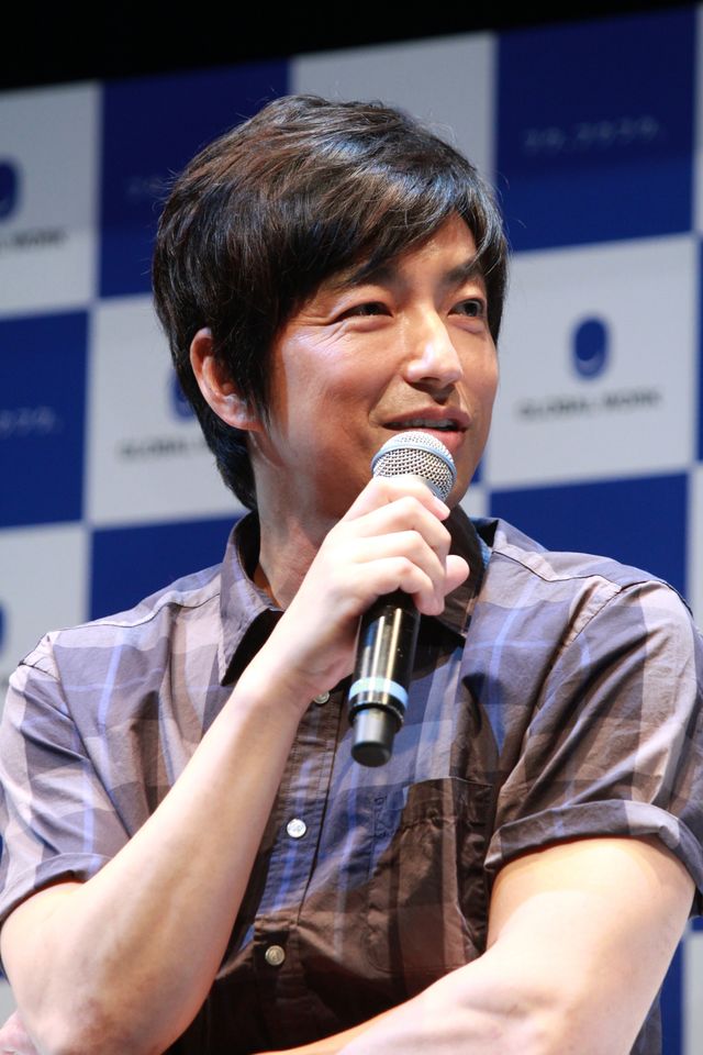 ちょっぴり眠たげな表情がかわいい！長澤まさみ＆大沢たかおフォトギャラリー（12枚目）