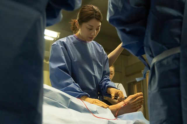 ドラマ「新宿野戦病院」第2話（4枚目）