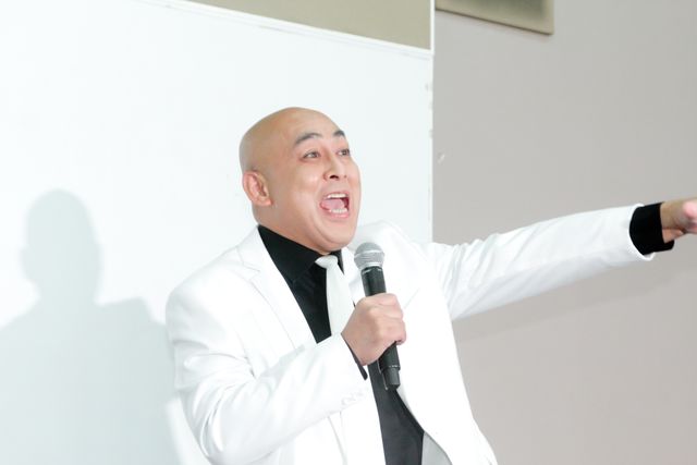 ラウール、制服姿で高校にサプライズ登場！映画『赤羽骨子のボディガード』公開直前イベント（11枚目）