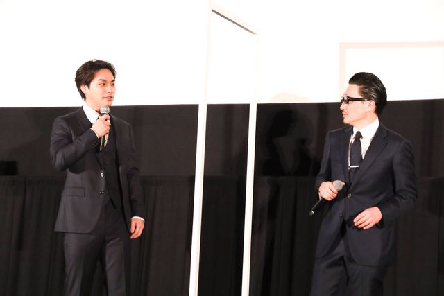 柳楽優弥＆KENTARO監督がノリノリ！『ターコイズの空の下で』初日舞台あいさつ（14枚目）