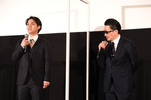 柳楽優弥＆KENTARO監督がノリノリ！『ターコイズの空の下で』初日舞台あいさつ（15枚目）