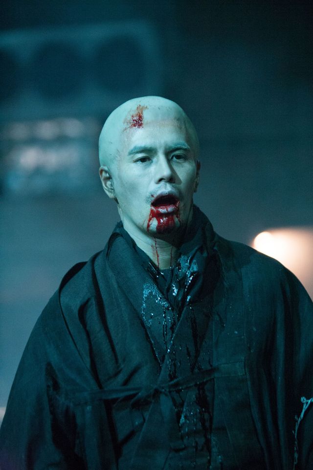伊藤英明が血だらけ丸刈りに！衝撃のフォトギャラリー：フォトギャラリー