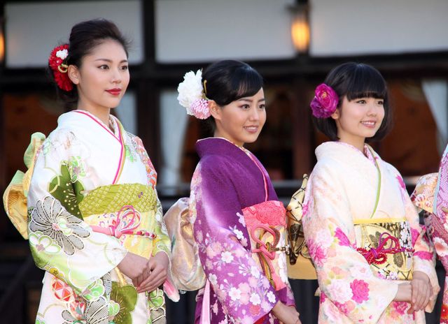 オスカー美女11名が恒例の晴れ着披露！フォトギャラリー（5枚目）