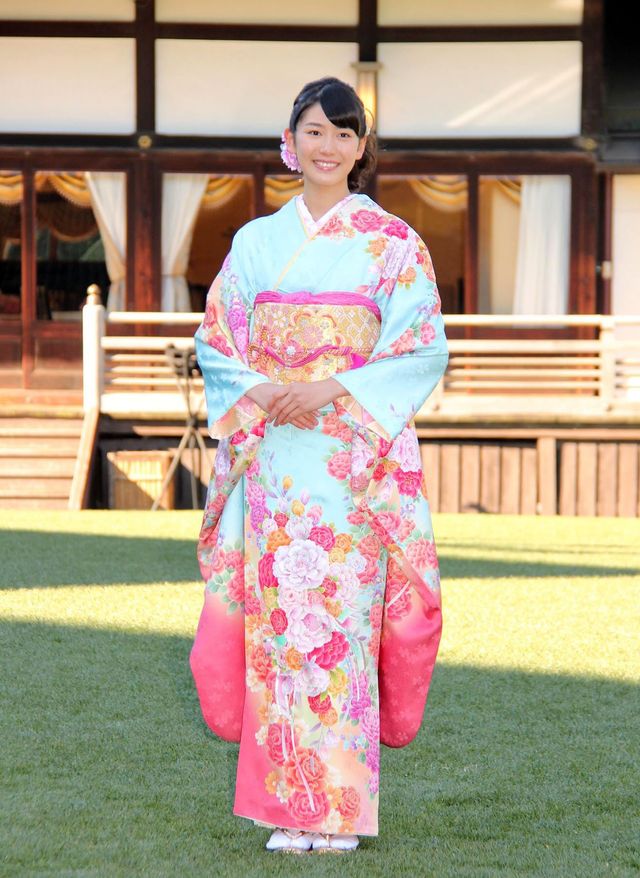 オスカー美女11名が恒例の晴れ着披露！フォトギャラリー（8枚目）