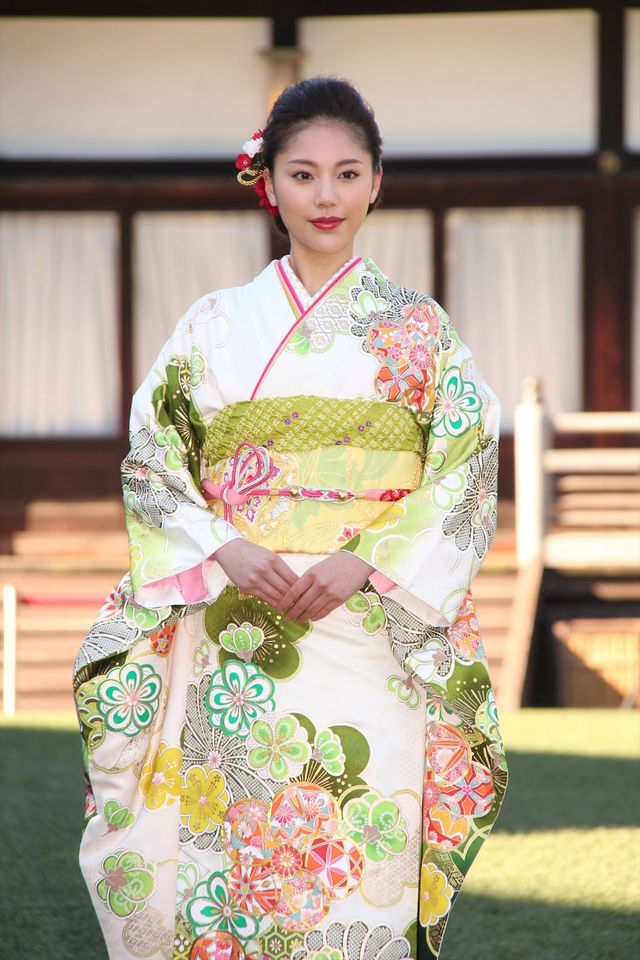 オスカー美女11名が恒例の晴れ着披露！フォトギャラリー（9枚目）