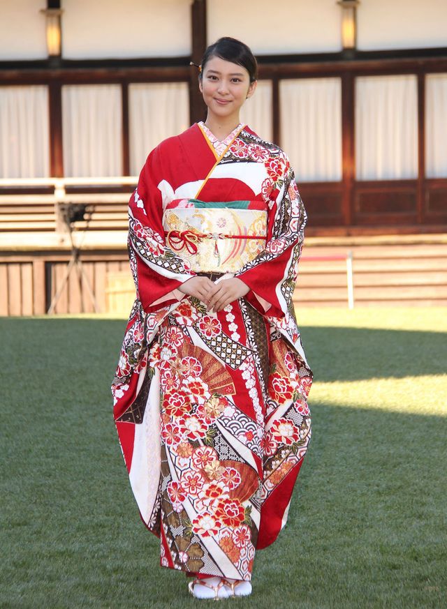 オスカー美女11名が恒例の晴れ着披露！フォトギャラリー（18枚目）