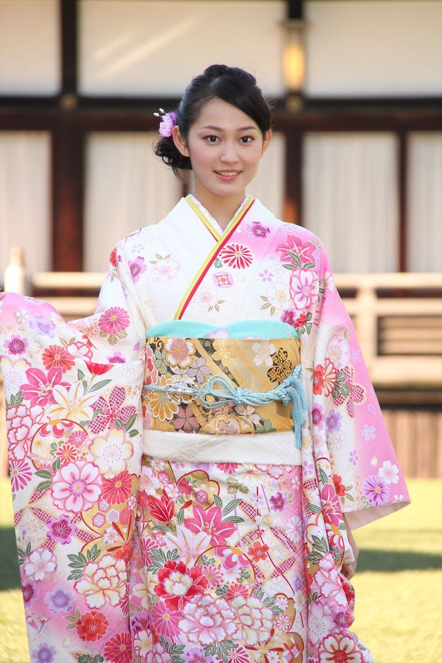 オスカー美女11名が恒例の晴れ着披露！フォトギャラリー（22枚目）