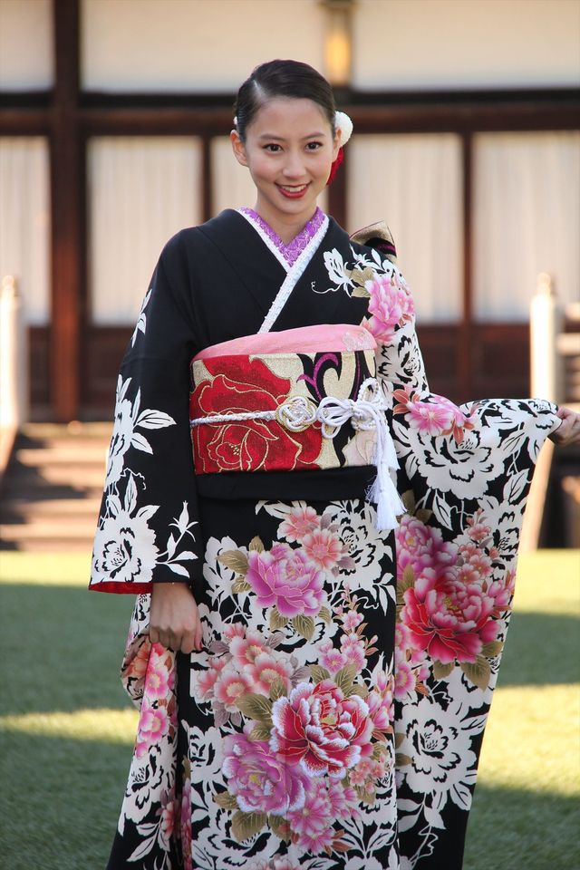 オスカー美女11名が恒例の晴れ着披露！フォトギャラリー（23枚目）