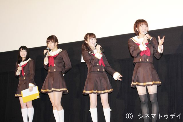 声優陣の制服姿！『劇場版　響け！ユーフォニアム～北宇治高校吹奏楽部へようこそ～』初日舞台あいさつギャラリー（3枚目）