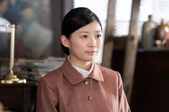 最高裁長官の息子・航一（岡田将生）と出会う…「虎に翼」第66回の場面写真（5枚目）