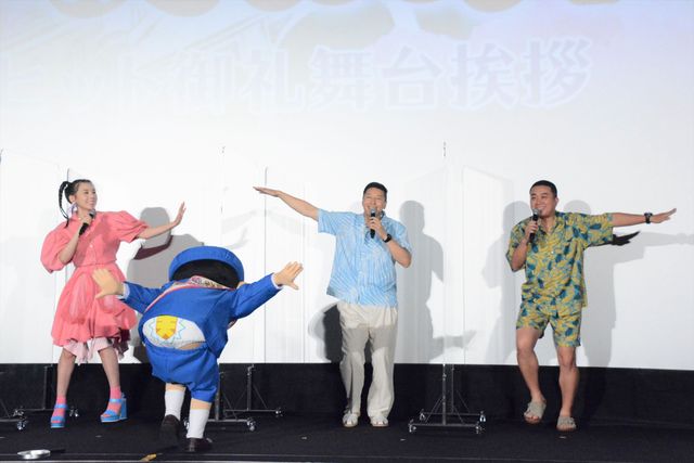 『映画クレヨンしんちゃん　謎メキ！花の天カス学園』大ヒット御礼舞台あいさつ（6枚目）