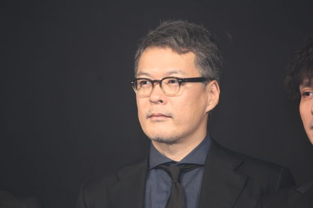 山田孝之、阿部進之介、安藤政信らスモークの中登場（6枚目）