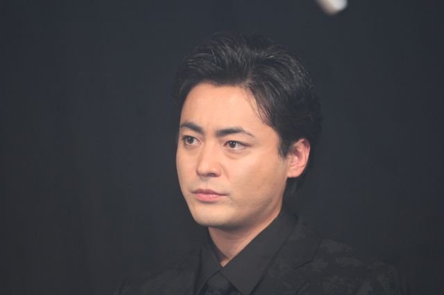 山田孝之、阿部進之介、安藤政信らスモークの中登場（8枚目）