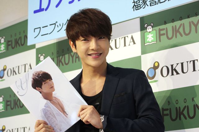 超新星ユナク、セクシーショットにも挑戦！1st写真集「Y」発売記念握手会フォトギャラリー（8枚目）