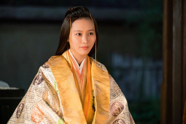 美しい…成長したまひろの娘・賢子（南沙良）「光る君へ」第39回「とだえぬ絆」：フォトギャラリー