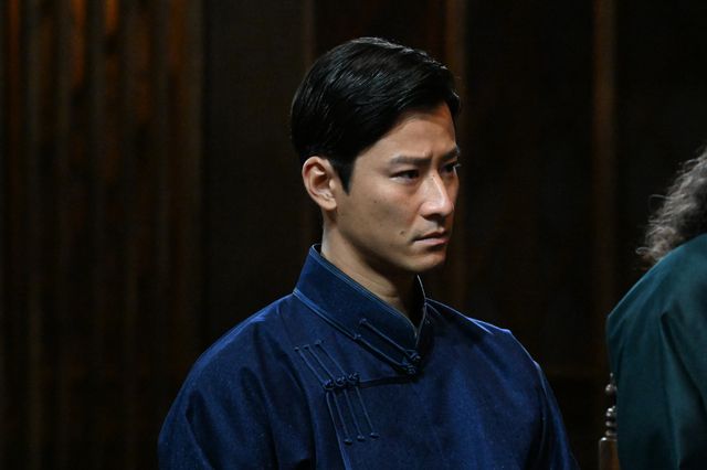 空を見上げるノコル…「VIVANT」最終話場面カット（14枚）（10枚目）