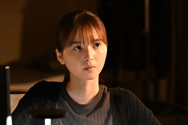 空を見上げるノコル…「VIVANT」最終話場面カット（14枚）（11枚目）