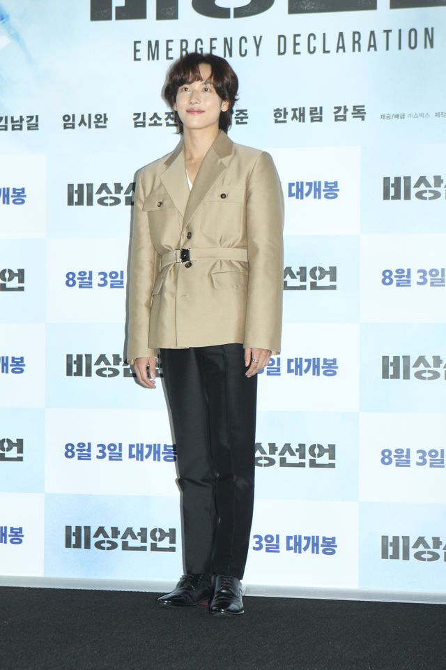 韓国の航空パニック映画『非常宣言』ソン・ガンホ、イ・ビョンホンら会見（6枚目）